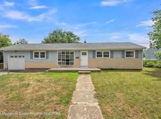 113 Belmont Dr, South Toms River, NJ 08757