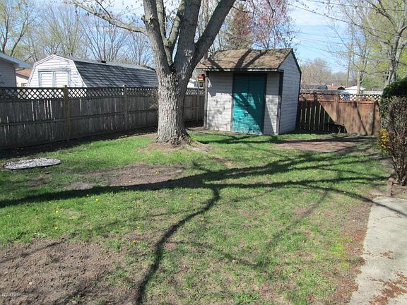 2nd image of 1754 N Sierra Way