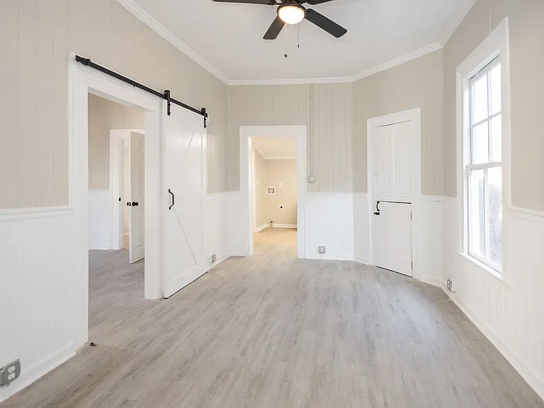 205 W Cherry St — Photo 13