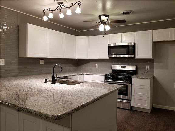 4th image of 904 Elizabeth Blvd