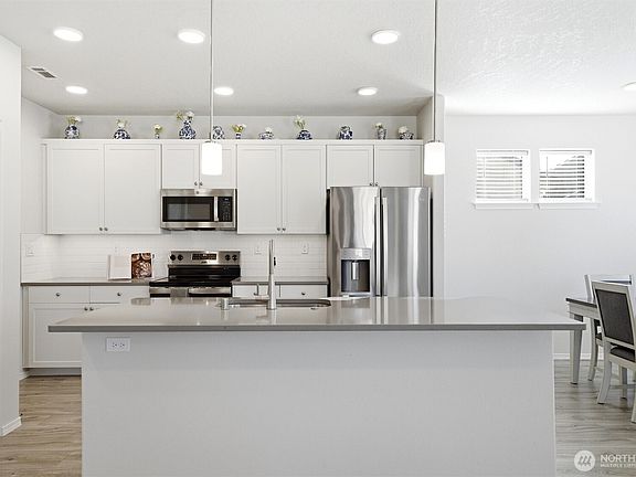 4th image of 1106 Ava Street