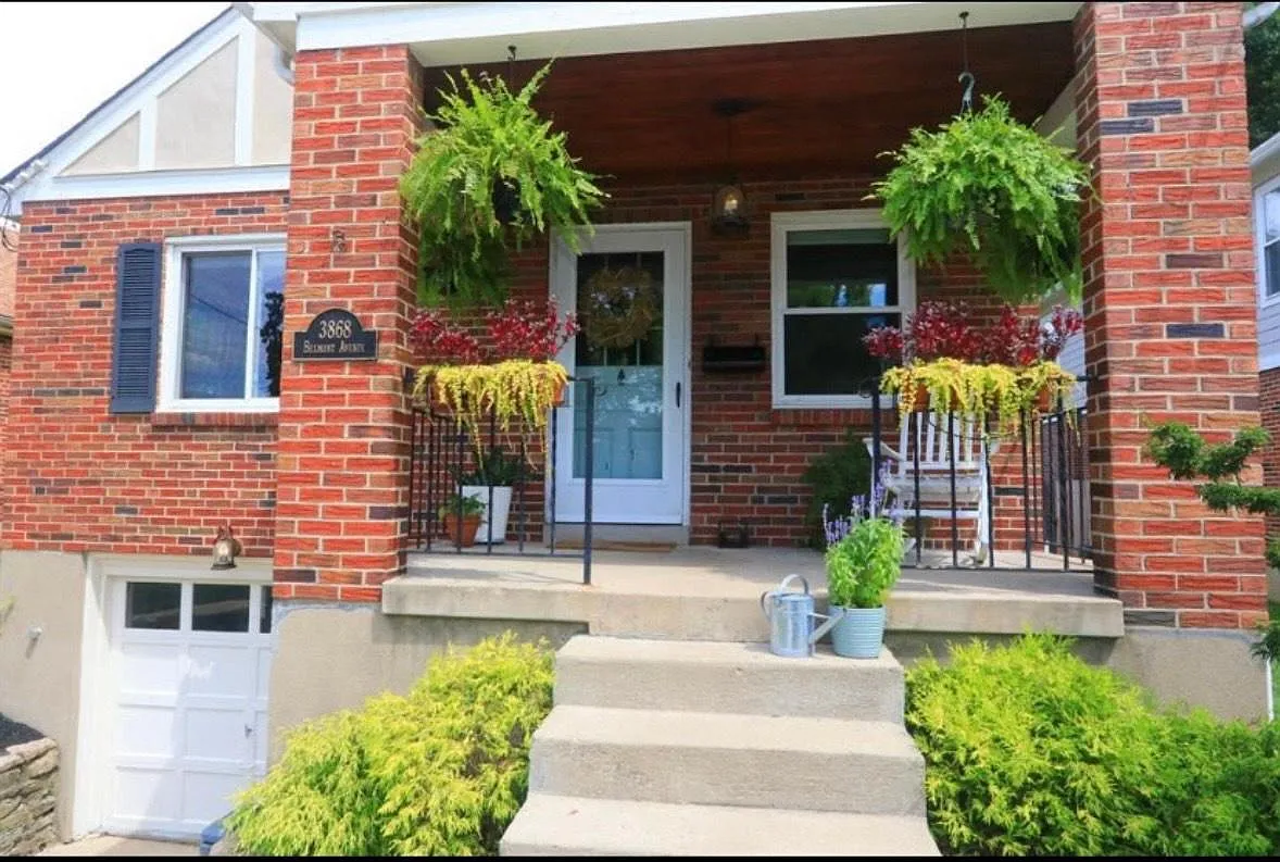 4 bed, 2000 sqft, $3,495 — Photo 2