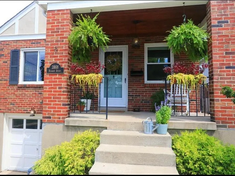 3868 Belmont St — Photo 2