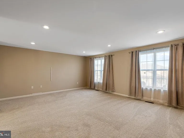 233 Thrush Dr — Photo 16