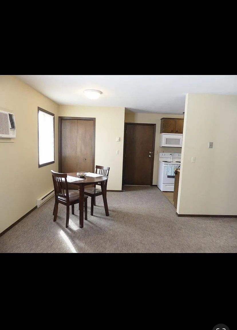 S Center St, Flandreau — Photo 3