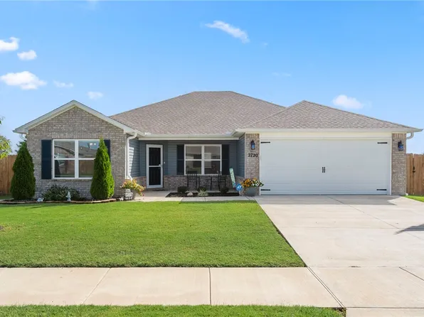 2720 Murphy St, Pea Ridge, AR 72751