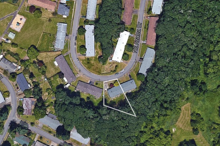 1st image of 226 NE Azalea Dr