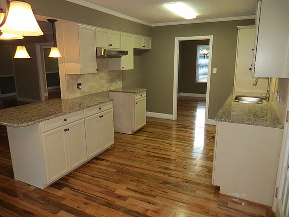 3rd image of 3752 Forsythe Way