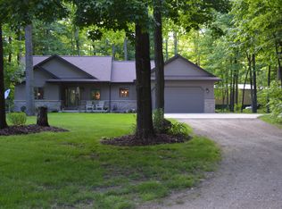 5103 Hardwood Ln, Oconto Falls, WI 54154