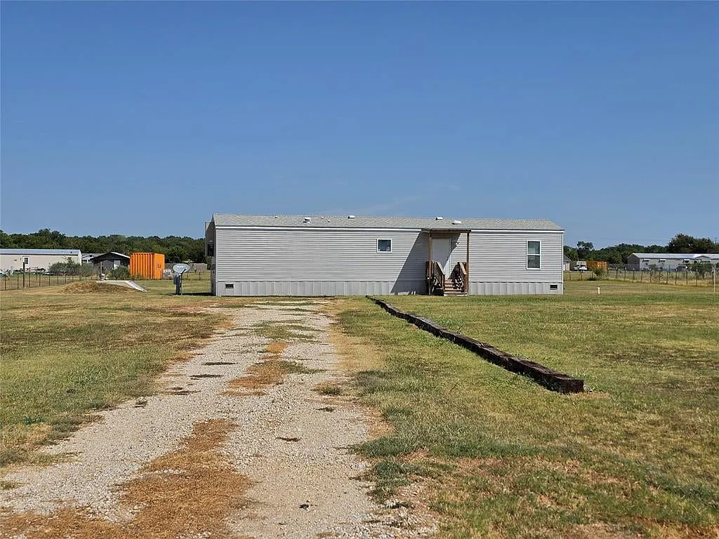 3 bed, 840 sqft, $950 — Photo 4