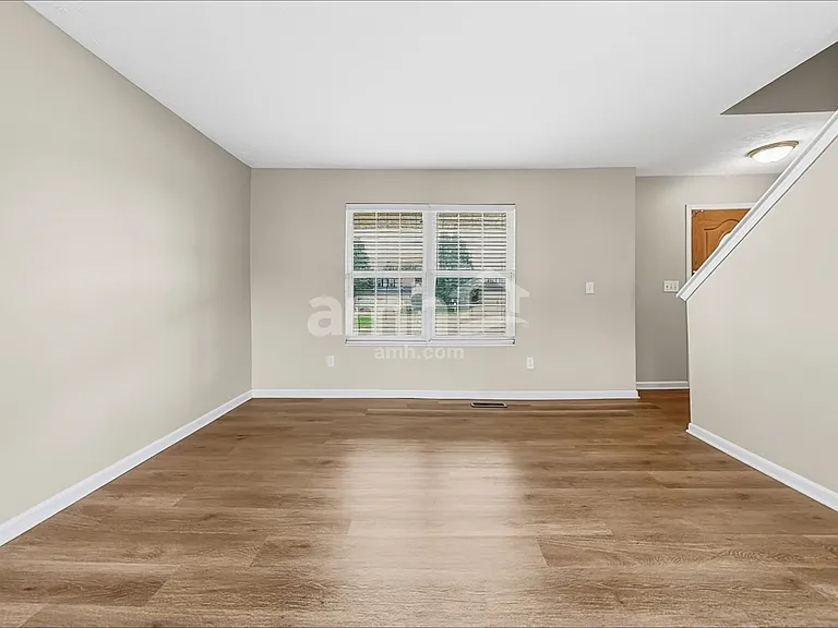 233 Saddle Creek Ln — Photo 6