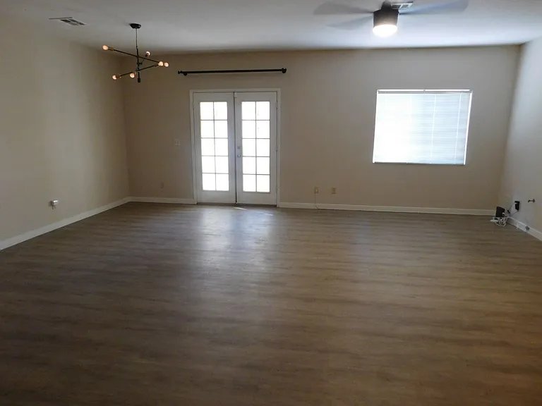 8301 Boseck Dr #115 — Photo 34
