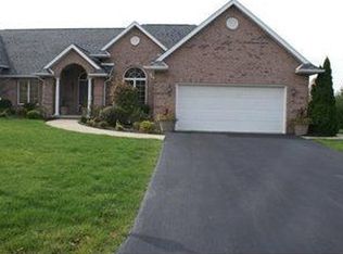 207 Orchard Park Dr, New Castle, PA 16105