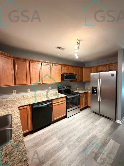4 bed, 2.5 bath, $1,700 — Photo 3