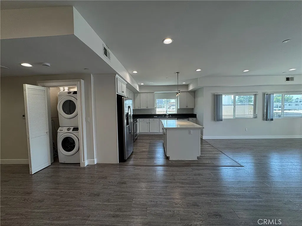 5432 Hermitage Ave — Photo 2