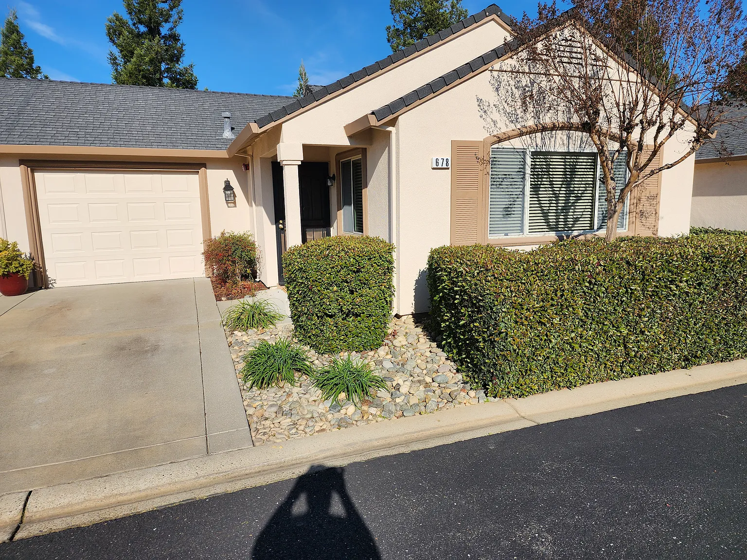 678 Village Dr photo 1