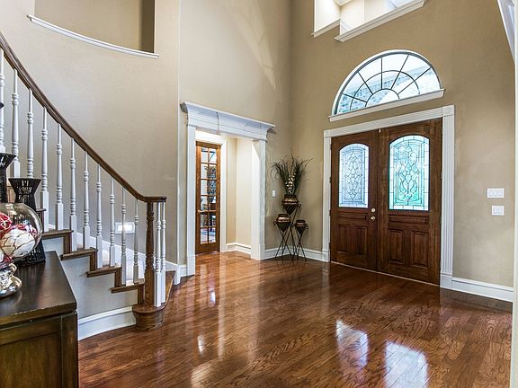 4th image of 16 Shadywood Ln