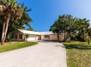 10393 SE Coconut Ln, Hobe Sound, FL 33455