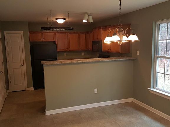 Dining/ kitchen entry