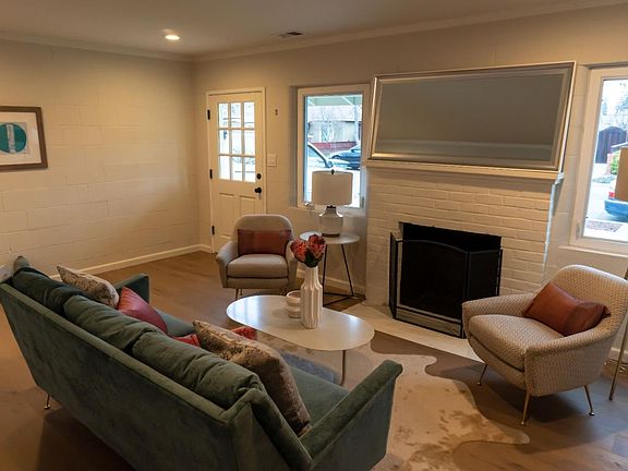 3rd image of 570 Lancaster Way