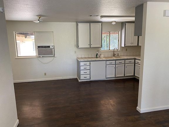 Kitchen & Dining Room