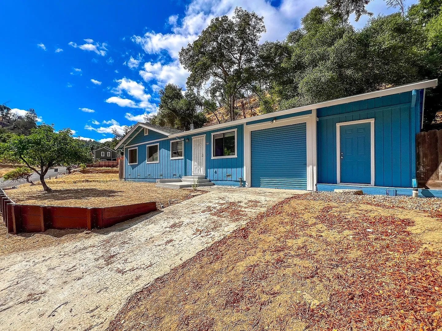Charming 3-Bedroom Lake Berryessa Home — Photo 2