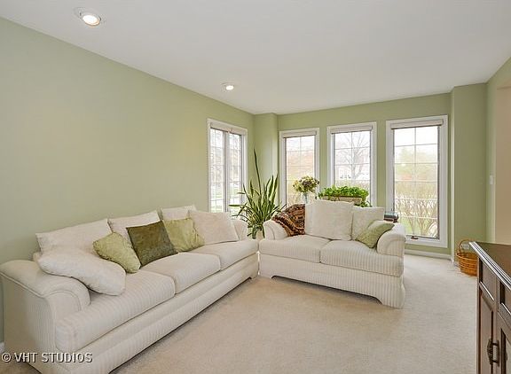 3rd image of 4570 Basswood Dr