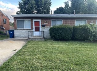 10004 Livingston Ave, Saint Ann, MO 63074