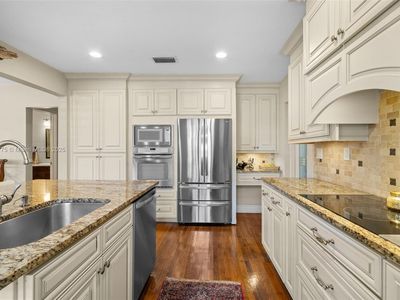 8800 N Bayshore Dr, Miami, FL, 33138