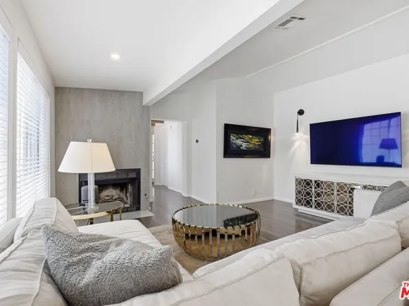 9820 Yoakum Dr, Beverly Hills, CA 90210