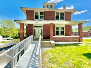 124 Roxbury St, Clifton Forge, VA 24422