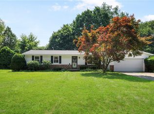 1009 Oak Tree Rd, Akron, OH 44320