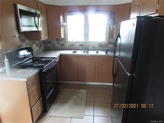5th image of 10 Lakeview Ave