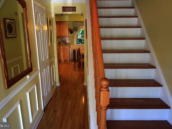5th image of 135 Eaton Dr