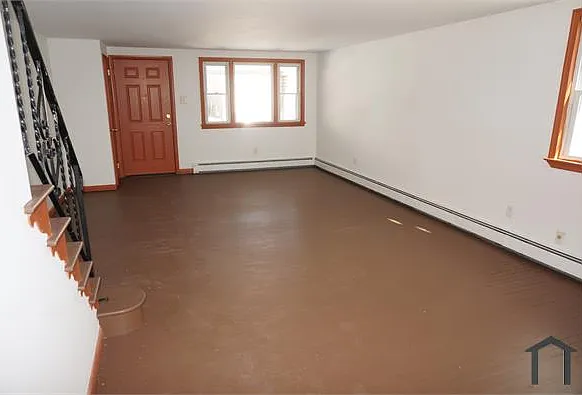 250 E Chestnut St — Photo 6