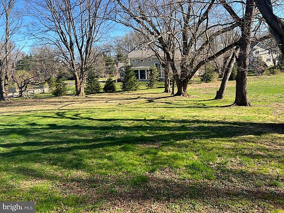 5th image of 1331 Gordon Ln