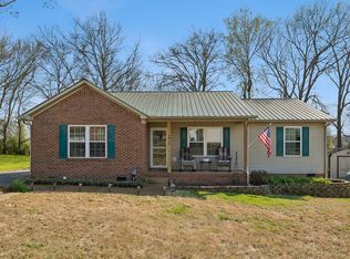 2910 Edge Park Ct, Columbia, TN 38401
