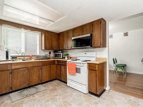 5th image of 9667 155th St