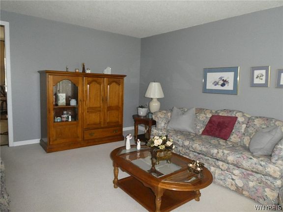 3rd image of 74 Melody Ln
