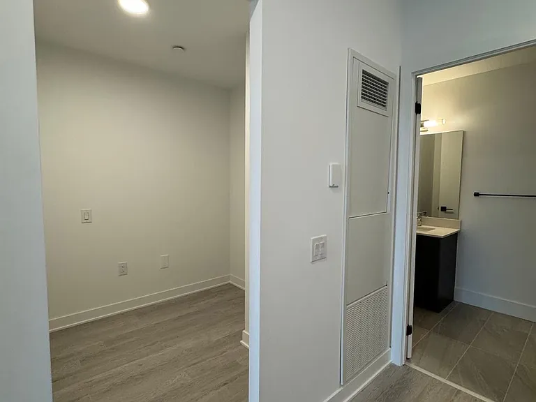 2782 Barton St E #102 — Photo 7