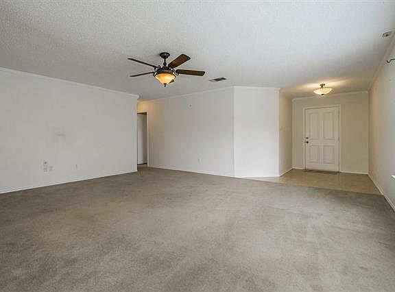 4th image of 1111 Del Roy Dr