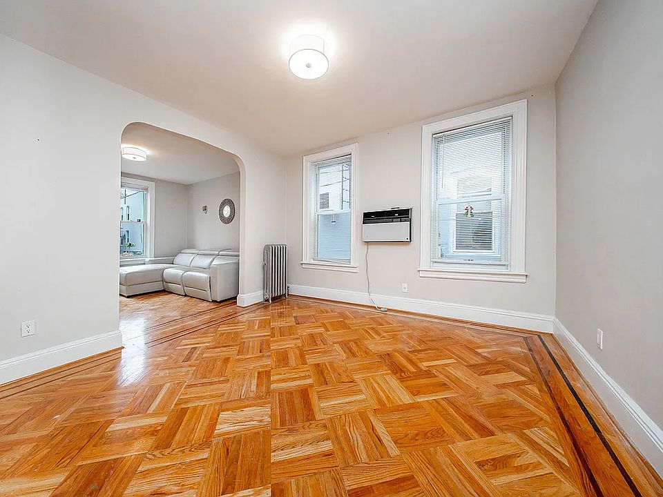 1st image of 23-42 Crescent St #1B