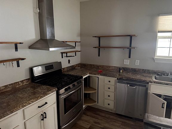 4th image of 309 Pinoak St