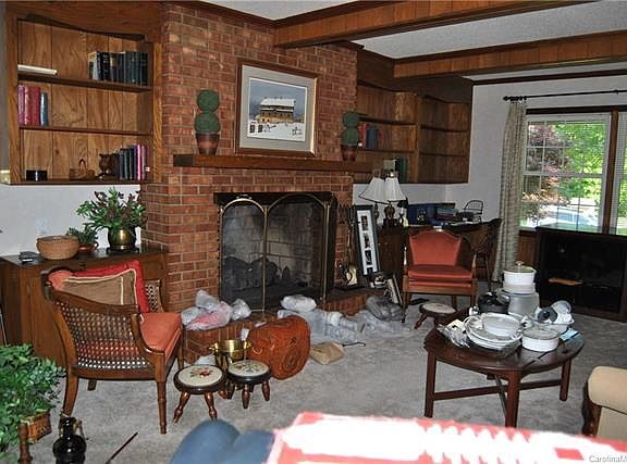5th image of 2215 Scottwood Dr