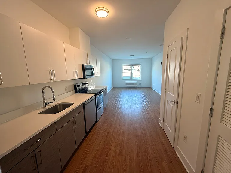 421 Bergen Ave #311E — Photo 3