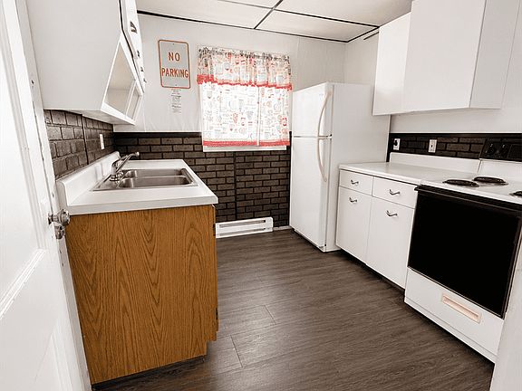 3rd image of 578 Dearborn Ave #1