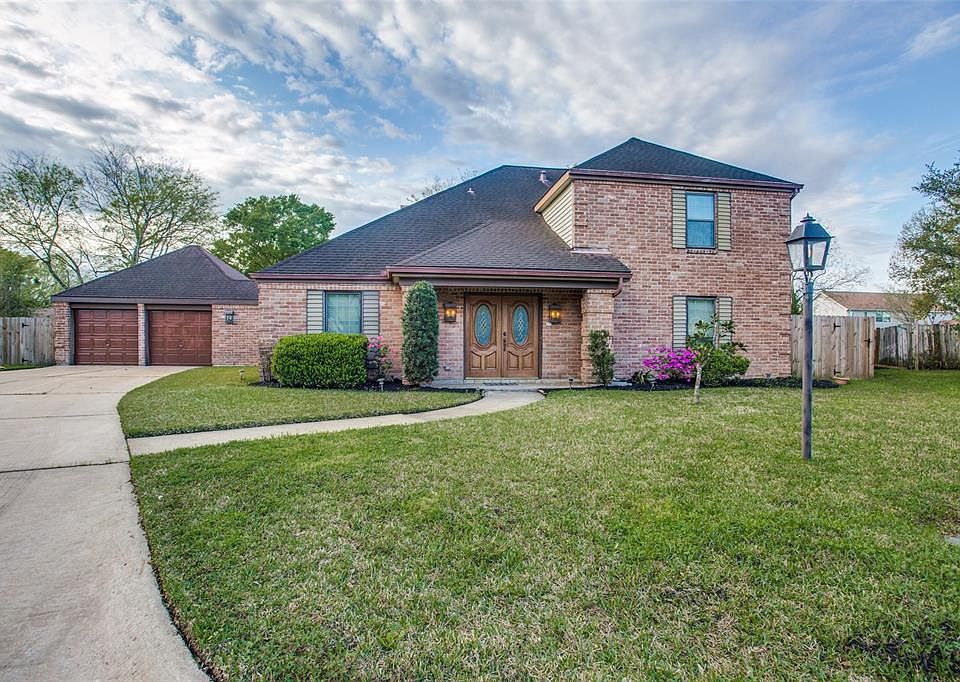 1st image of 2322 Maplecrest Dr