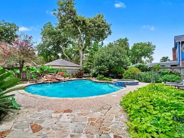 1018 Bittersweet Dr, Richmond, TX 77406