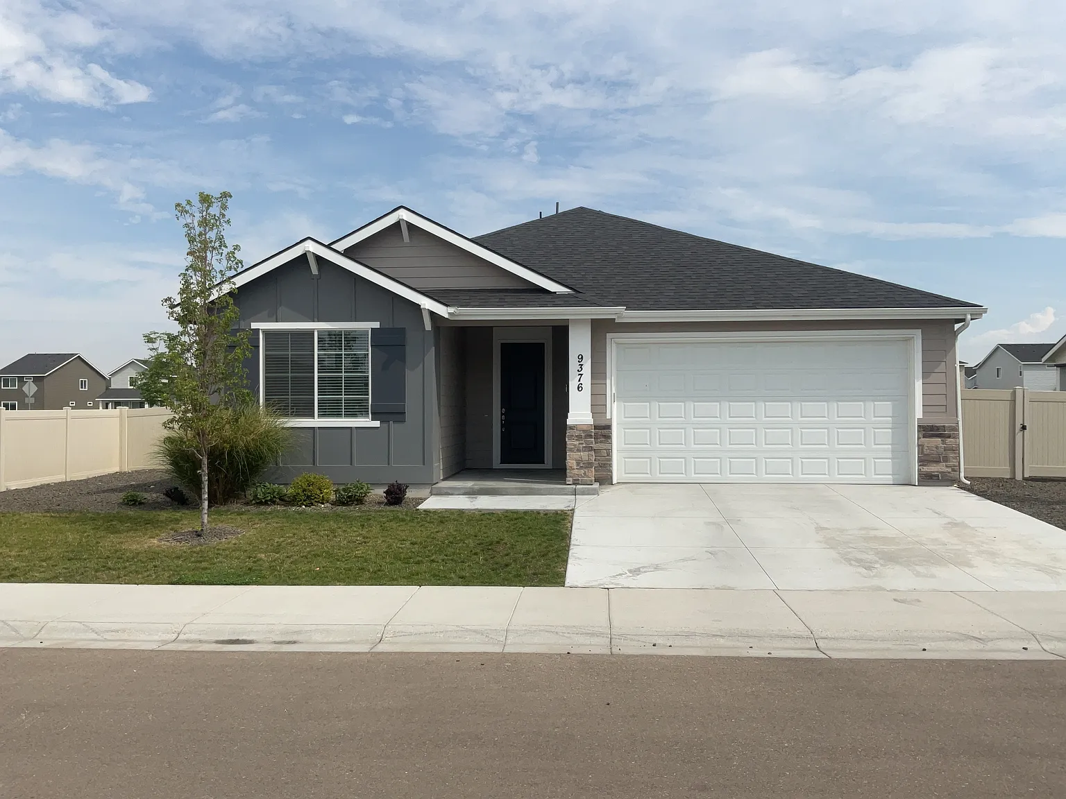 3 bed, 2.0 bath, 1715 sqft, $2,520 — Photo 1