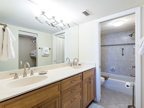 3rd image of 610 Donax St Unit 125